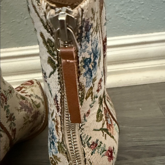 Floral Western Ankle Boots - Picture 6 of 6
